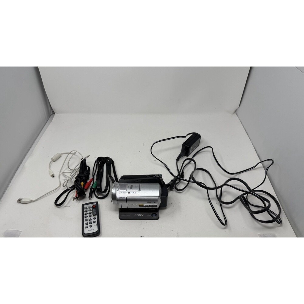 Sony HDR-SR5 Handycam Digital Video Camcorder AVCHD Nightshot 40GB HDD - TESTED